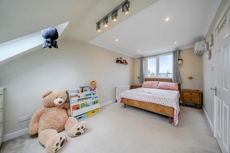4 bedroom terraced house to rent - Photo 5