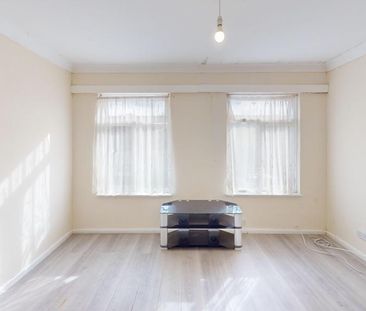 4 bedroom terraced house to rent - Photo 5