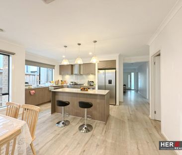 Modern Furnished Room Near Williams Landing Train Station - Photo 6
