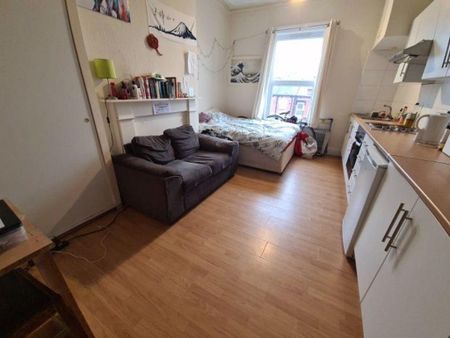 1 bedroom flat to rent - Photo 2