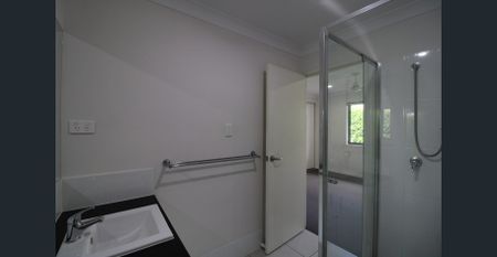 Space, Style, Sophistication - Photo 2