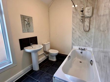 3 bedroom end of terrace house to rent - Photo 5