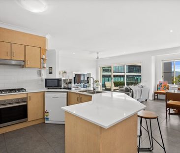 City and escarpment views - Photo 3