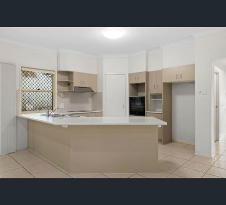 4 Comb Court, Everton Hills, Qld 4053 - Photo 4
