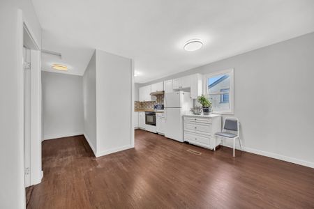 Upper Suite for Rent – Available Now! Port Alberni - Photo 2