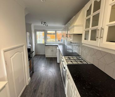 3 bedroom terraced house to rent - Photo 5