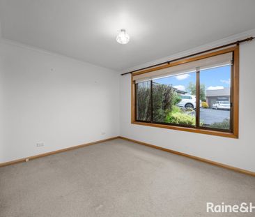 Neat and Sweet - Photo 6