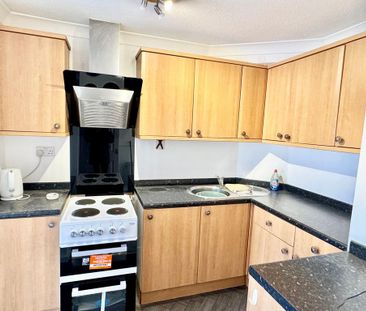 2 bedroom maisonette to rent - Photo 4