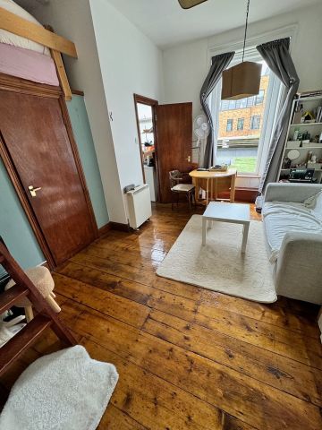 1 Bed Flat, Camden High Street, NW1 - Photo 2