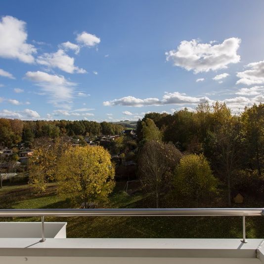 Komm herein, Sonnenschein! Schöne 3-Raumwhg. mit Sonnenbalkon - Foto 1