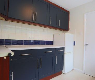 2 bedroom semi-detached house to rent - Photo 5