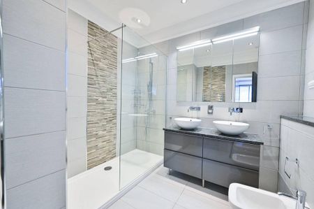 3 bedroom flat to rent - Photo 2