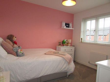 4 bedroom detached house to rent - Photo 5