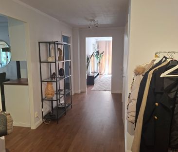 Glidflyktsgatan, Skarpnäck - Photo 1