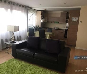 3 bedroom penthouse to rent - Photo 3