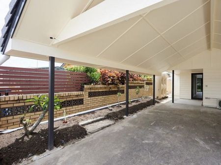 79 Markeri Street, Mermaid Waters - Photo 5