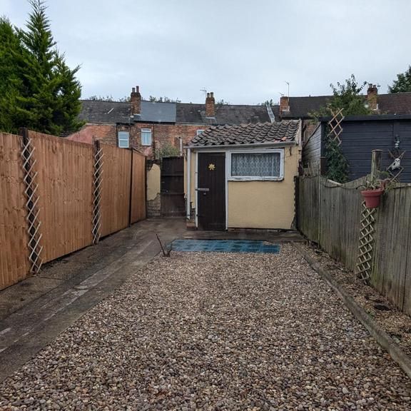 2 bedroom terraced house to rent - Photo 1