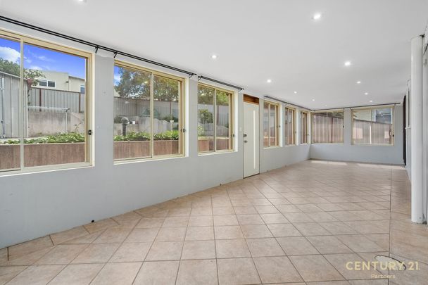 Spacious & Charming Family Home! - Photo 1