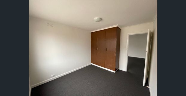 Location, location, location! - Photo 1