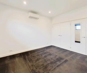 “Fantastic Low Maintenance Living” - Photo 5