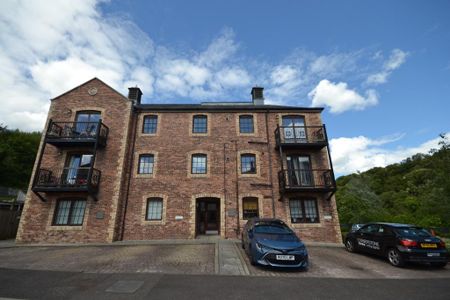 2 bedroom flat to rent - Photo 2