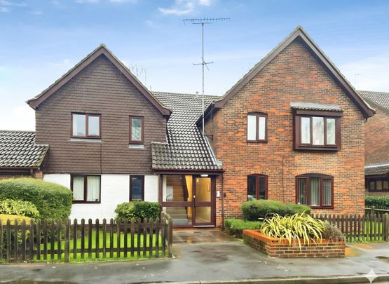 1 bedroom apartment to rent Elmer Mews, Fetcham, Leatherhead, Surrey, KT22 - Photo 1