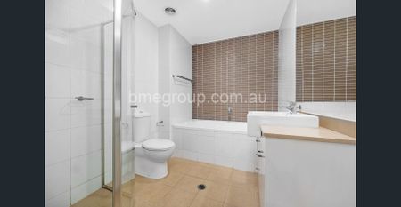 Modern Comfort Meets City Convenience – Spacious 3 Bedroom Apartment in Valentino Place - Photo 4