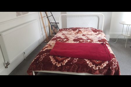 Room in a Shared House, Ladysmith Avenue, E6 - Photo 3