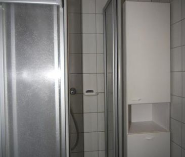 Miete inkl. Nebenkosten: 600 € pro Monat, plus Strom, plus Heizung - Photo 1