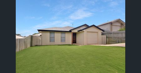 IMMACULATE THREE-BEDROOM HOME - Photo 3