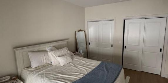 4.5 LUXUEUX A LAVAL TRÈS TRANQUILLE ET SECURITAIRE - Photo 2