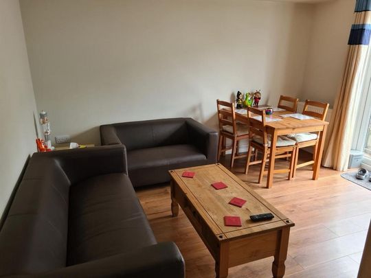 3 bedroom private hall to rent - Photo 1