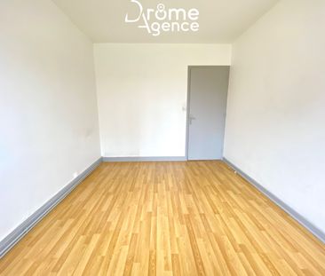 Location Appartement 3 pièces 78m² BOURG LES VALENCE 26500 - Photo 2