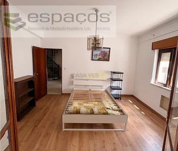 House T7 in Santa Iria de Azoia, São João da Talha e Bobadela, Loures - Photo 5