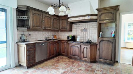 Zonnig en rustig gelegen alleenstaande woning te Eeklo! - Photo 3