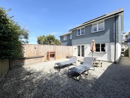 3 bedroom semi-detached house to rent - Photo 3