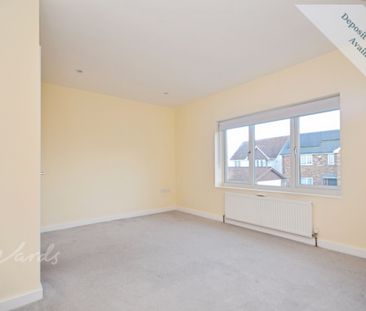 2 bedroom end of terrace house to rent - Photo 4