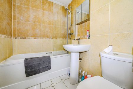 Russell Place - Photo 3