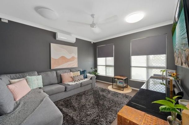 2 Goldfish Court, Burdell - Photo 1