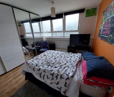 Room in a Shared Flat, Stapleford Close, SW19 - Photo 5