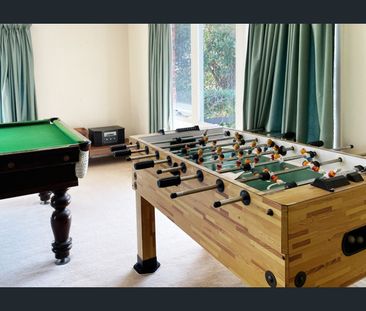 Furnished 3 bedroom with Garage- available for 12 months - Photo 1