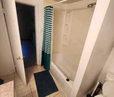 Grand 4 1/2 à Louer - Logement Meublé - Photo 4
