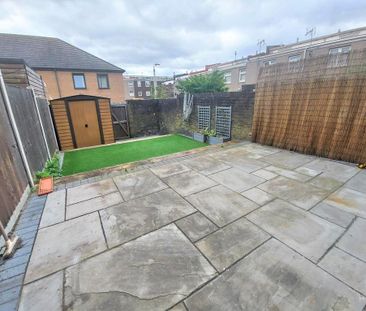 3 bedroom end of terrace house to rent - Photo 3