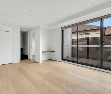 102/1375 Burke Road, Kew East VIC 3102 - Photo 1