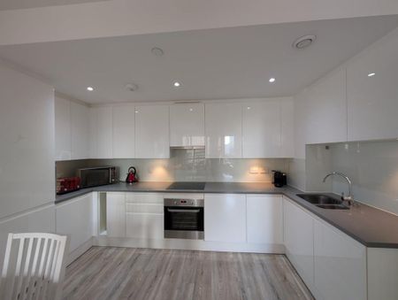 2 bedroom flat to rent - Photo 4