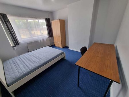 3 Bed Student Accommodation - Photo 2