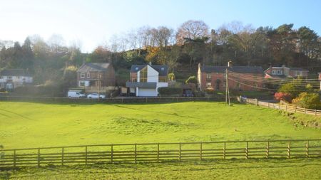St Annes Vale, Brown Edge - Photo 2