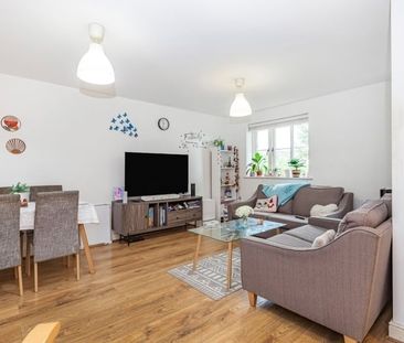 Beauchamp Lane, Cowley - Photo 1