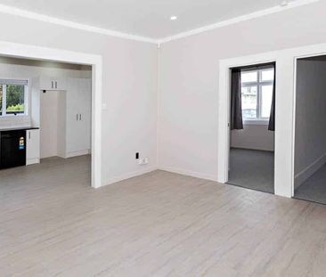 Spacious Home With Large Garage - Photo 1