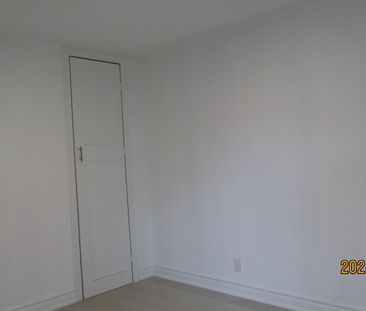 For Lease - 47 Kemp sell Crescent, Toronto, Ontario - Photo 6